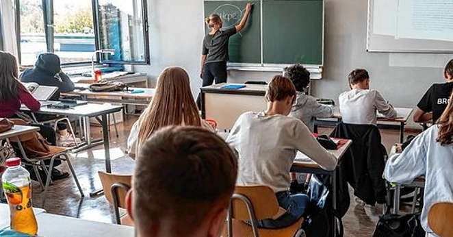 Alarm an deutschen Schulen: No-Vax-Professor beträgt 20 % – Bozen