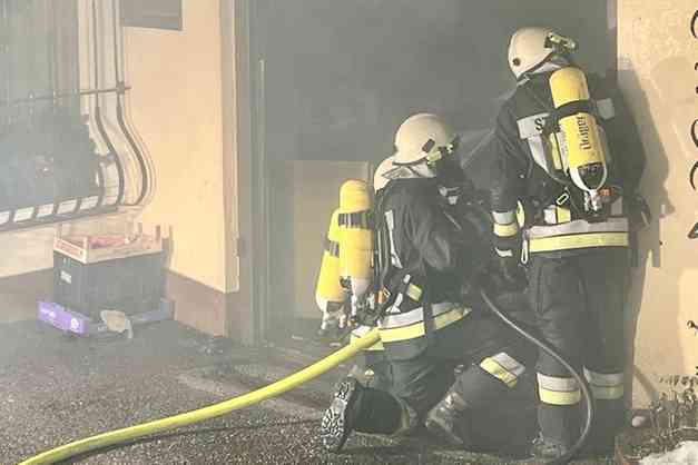 Collepietra, mobil terbakar di garasi: polisi menyelamatkan gedung – Bolzano