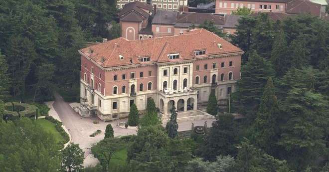 Palazzo Ducale - Palazzo Reale -  progetto di Ferdinando Forlati - vista aerea - Bolzano