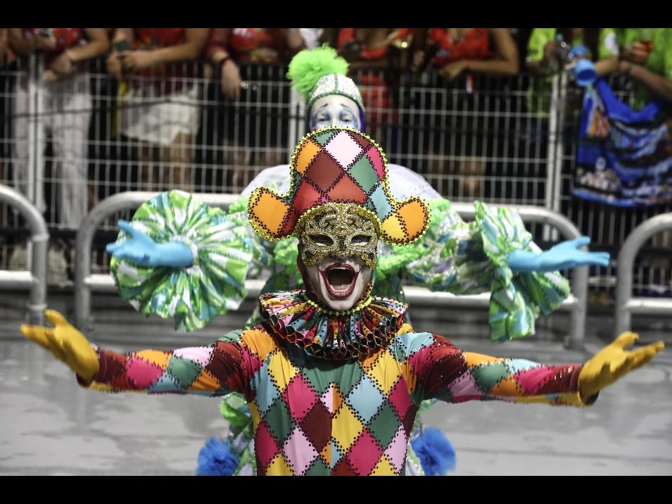 Brasile, primo giorno di sfilate di Carnevale a San Paolo - Foto - Alto  Adige