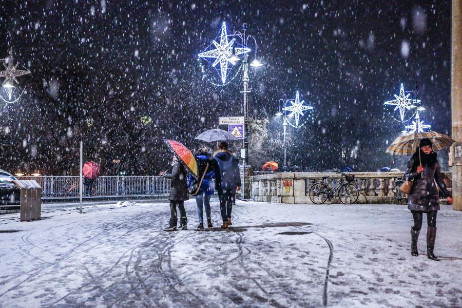 Bolzano sotto la neve, una magia - Locale - Alto Adige